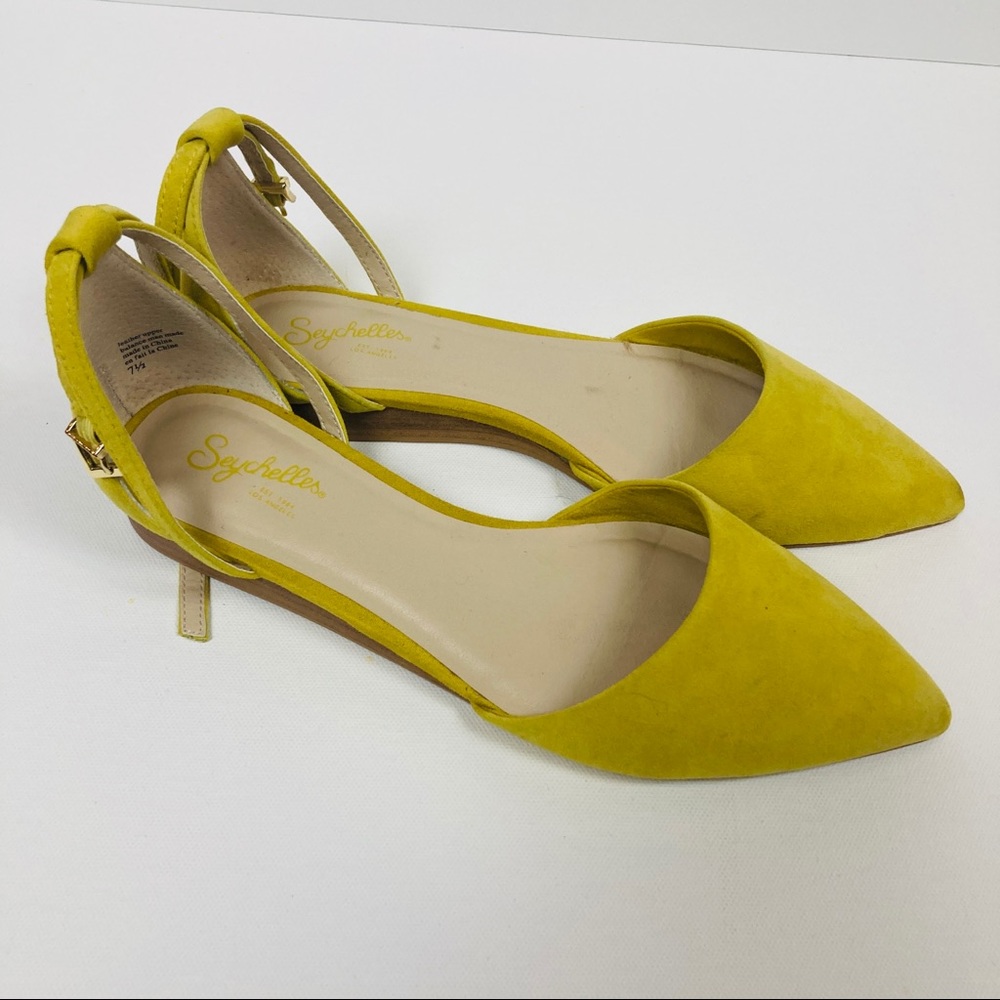 Seychelles Yellow Suede Pointed Toe Flats 7.5